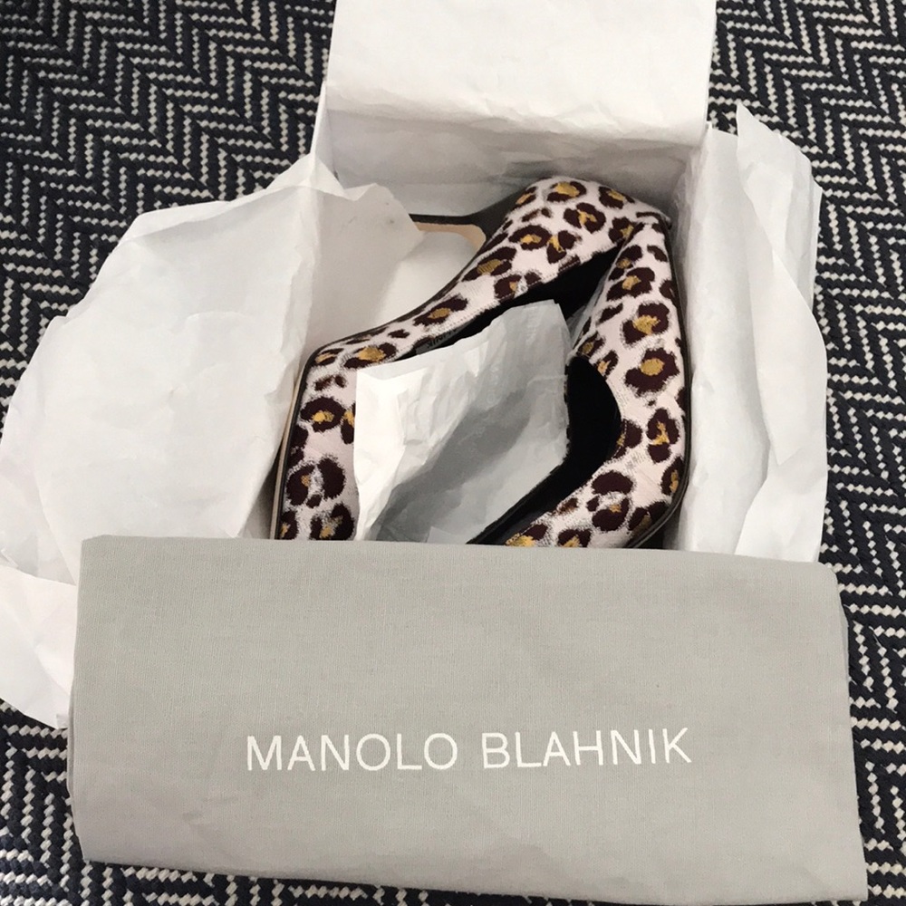 Manolo Blahnik leopard pump - Size 38.5 new in box - Picture 6 of 8
